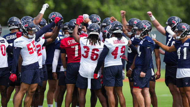 texans huddle 